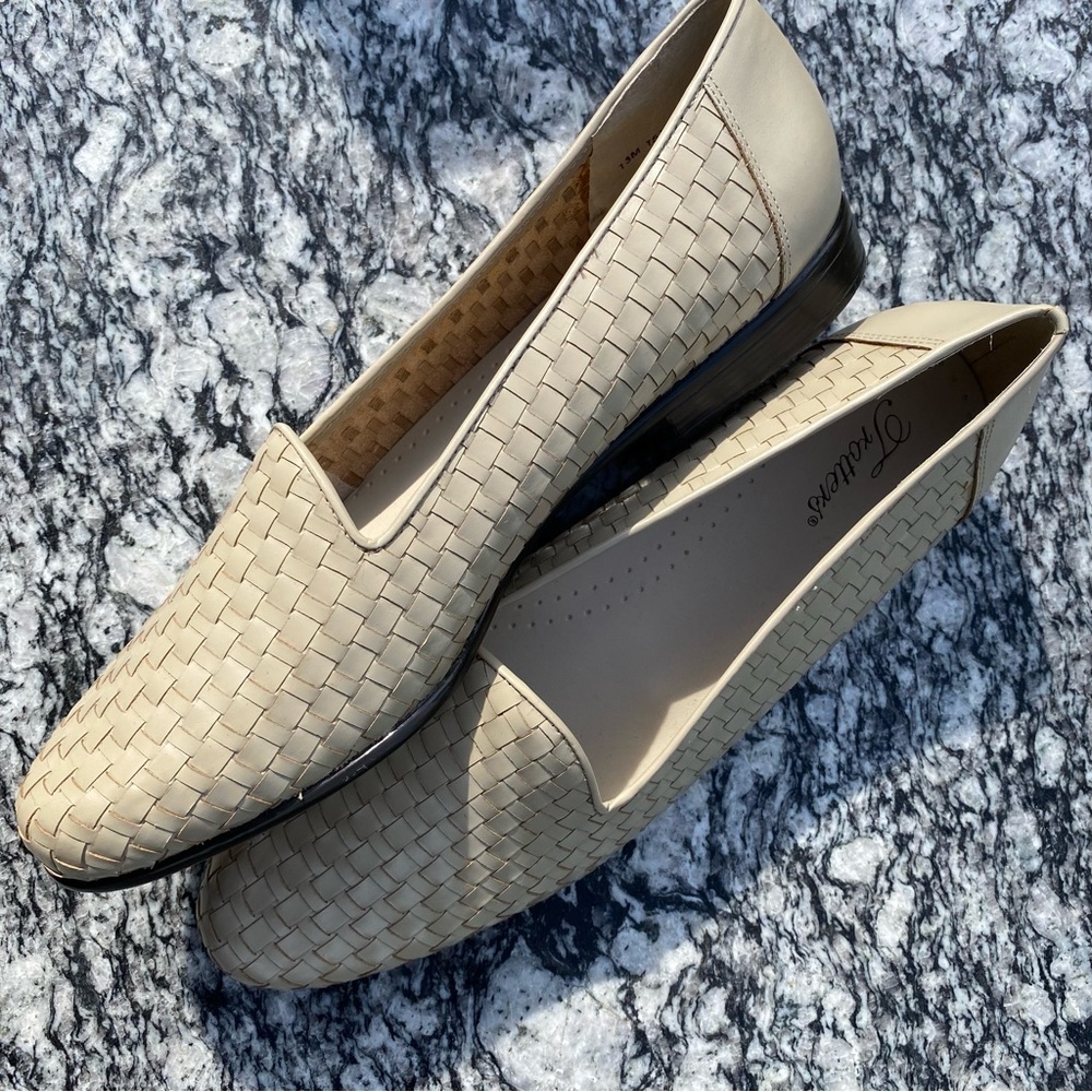 Trotter Off White Woven Flats Size 13